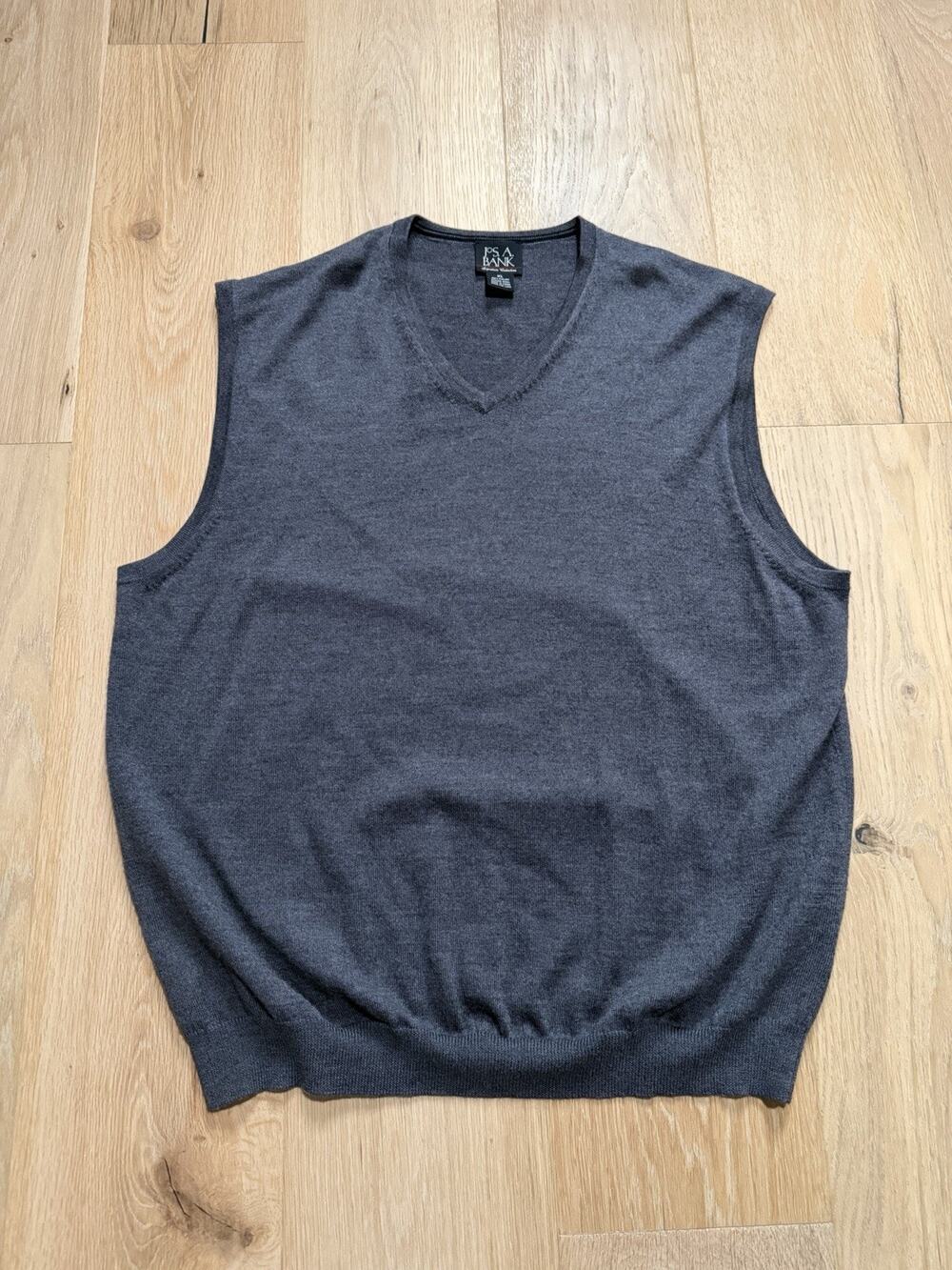 Jos A Bank Signature Gray 100% Italian Merino Wool Soft Sweater Vest XL Preppy